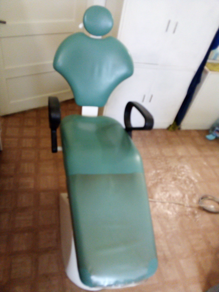 Електромеханічне стоматологічне крісло пацієнта. Виробництво Чехія. БВ. Zooble.com.ua