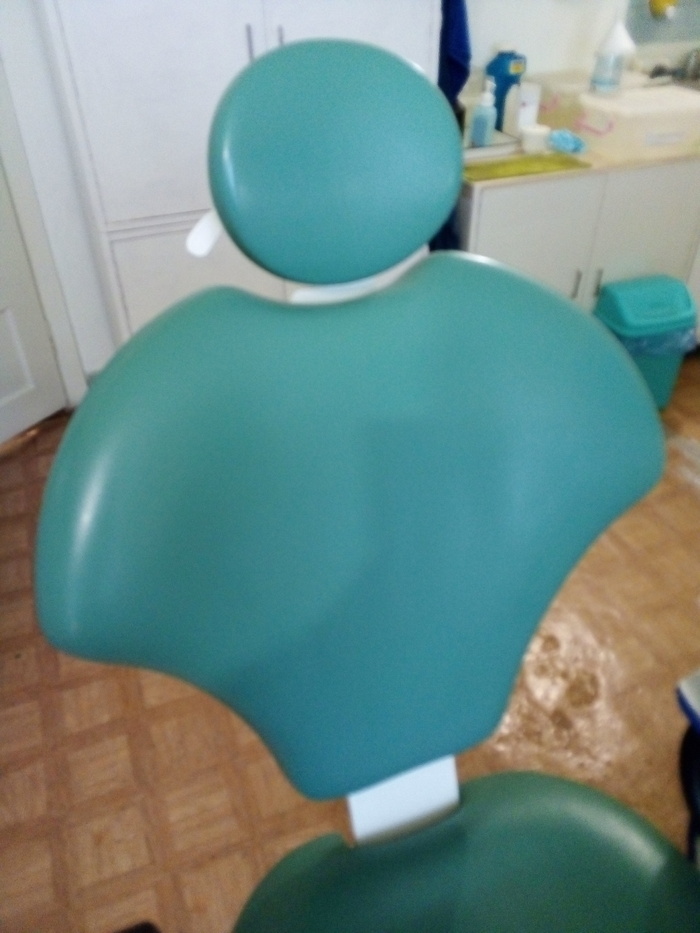 Електромеханічне стоматологічне крісло пацієнта. Виробництво Чехія. БВ. Zooble.com.ua