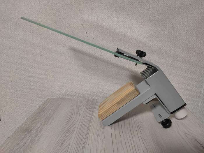 Финагель для зуботехнических работ с выходом под вытяжку. Новая модель. Цена 1800 грн. за штуку. Zooble.com.ua