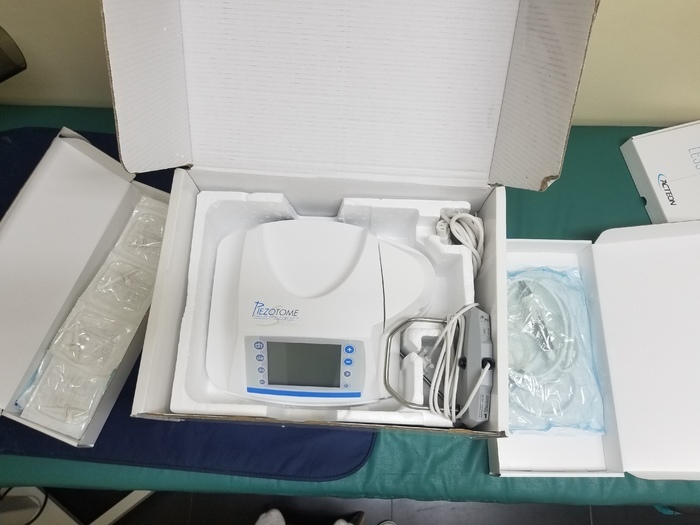 Хирургический ультразвук Peizotome Solo Zooble.com.ua