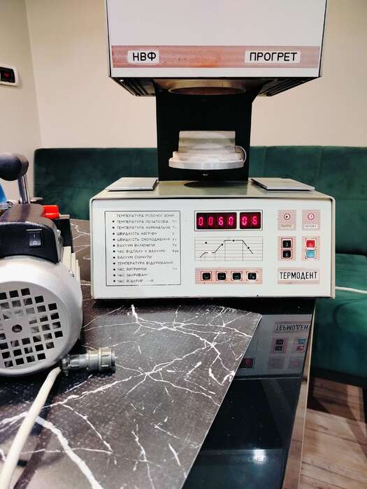 Хороший технічний стан, використовувалася не багато,видно по стану столика,він рідний,була заміна спіралі,разом з помпою Zooble.com.ua