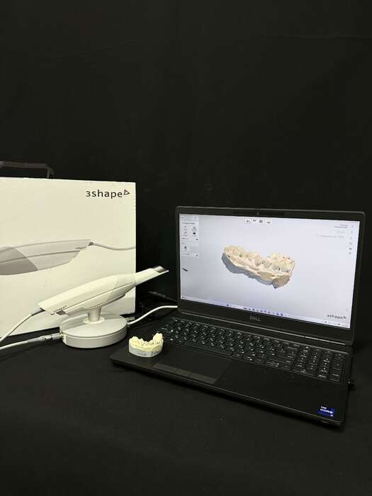 Інтраоральний сканер 3 Shape Trios 3 Провідний В комплекті насадки і калібровочний набір Стан - ідеальний Ціна - 6500€ Zooble.com.ua