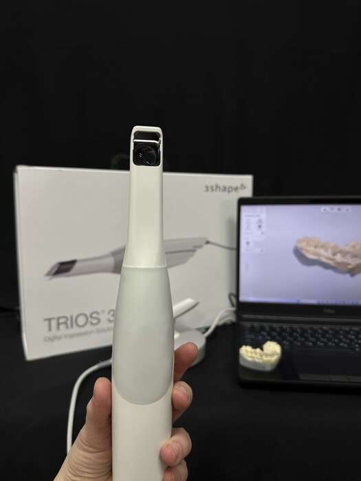 Інтраоральний сканер 3 Shape Trios 3 Провідний В комплекті насадки і калібровочний набір Стан - ідеальний Ціна - 6500€ Zooble.com.ua