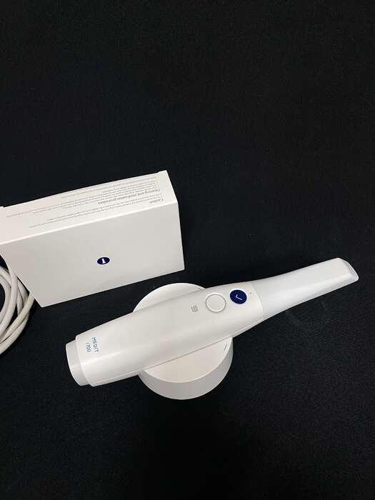 Інтраоральний сканер Medit i700 Провідний Повний комплект Стан - ідеальний Ціна - 6500€ Zooble.com.ua