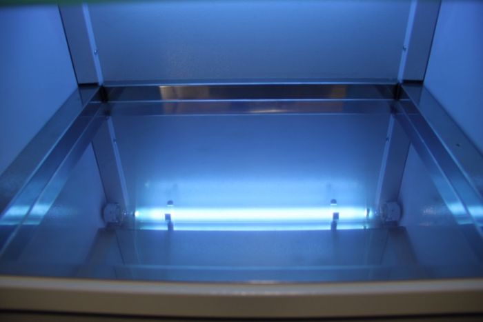Камера бактерицидная для хранения стерильных изделий. 2 УФ-лампы, 2 полки. Вмещается 12 прямоугольных лотков Zooble.com.ua