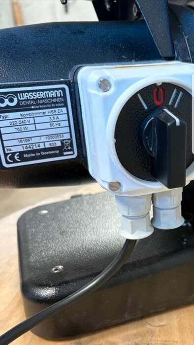 Комбінований мокрий трімер із виходом на полірувальну насадку. Zooble.com.ua