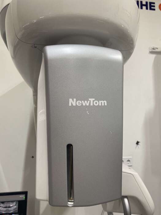 Комп ютерний томограф NewTom Giano Виробник - Італія Рамка 11*8 В комплекті з ПЗ та комп ютером Стан - відмінний Zooble.com.ua