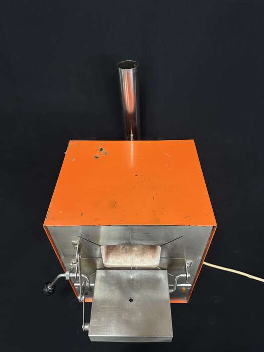 Компактна зуботехнічна муфельна піч Heraeus Hanau Combilabor CL-V Розмір камери (Г 15,5см; В 10см; Ш 13см) Ціна - 600€ Zooble.com.ua