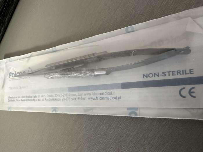 Комплект для ушиття від Falcon: 2 голкотримача 14см та 15 см(прямий,зігнутий) тип Castroviejo, ножиці з круглою ручкою! Zooble.com.ua