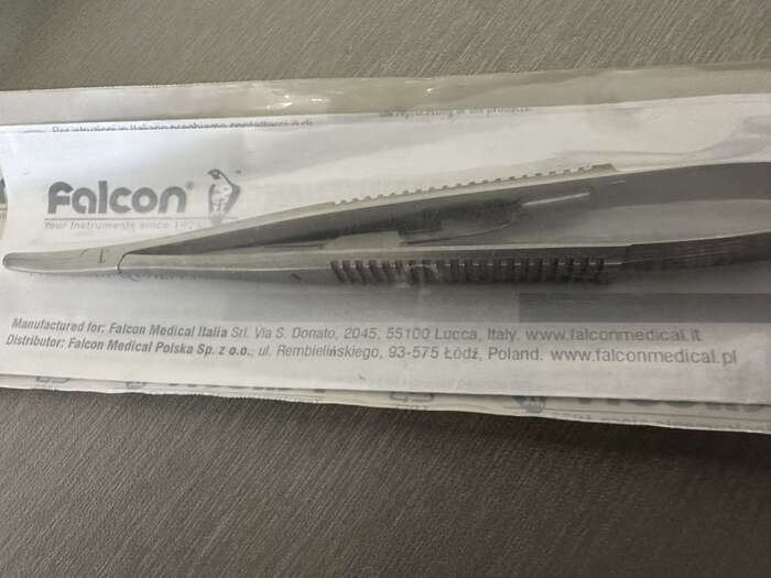 Комплект для ушиття від Falcon: 2 голкотримача 14см та 15 см(прямий,зігнутий) тип Castroviejo, ножиці з круглою ручкою! Zooble.com.ua