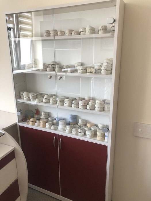 Комплект меблів в стоматологічний кабінет. Хороший стан Розпродаж стоматологічного кабінету Zooble.com.ua