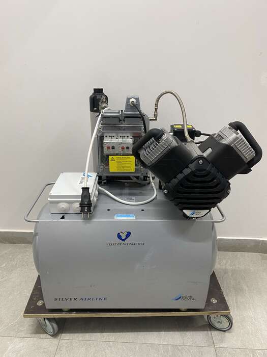 Компресор Durr Dental Duo- Tandem З мембранним осушувачем і радіатором охолодження Циліндри - 2 Об єм бака - 50 л Zooble.com.ua