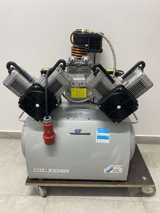 Компресор Durr Dental З двома моторами , 4 циліндри З осушувачем Об єм бака - 50 л Підключення 380В Гарантія - 3 місяц Zooble.com.ua