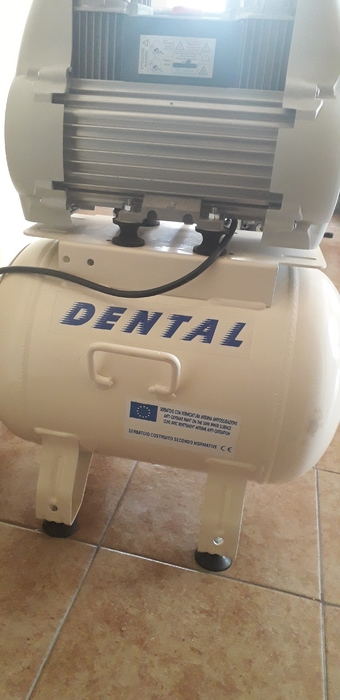 Компресор стоматологічний mgf 30л. в ідеальному стані, мало використовувався. Zooble.com.ua