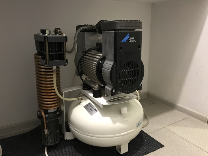 Компресор стоматологічний Торнадо 130 двоголовий з осушувачем Zooble.com.ua