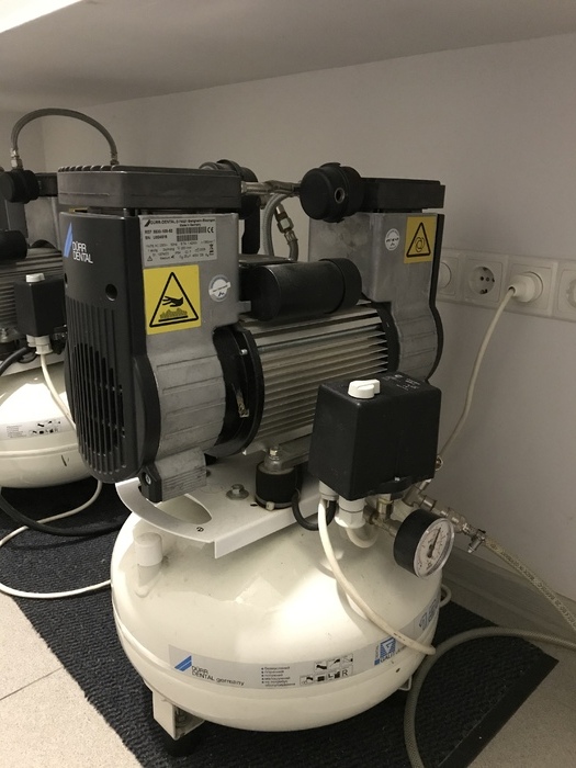 Компресор стоматологічний Торнадо 130 двоголовий з осушувачем Zooble.com.ua