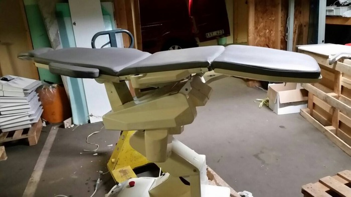 Крісло для оральної хірургії Can Can. В доброму стані. Детально по телефону Zooble.com.ua