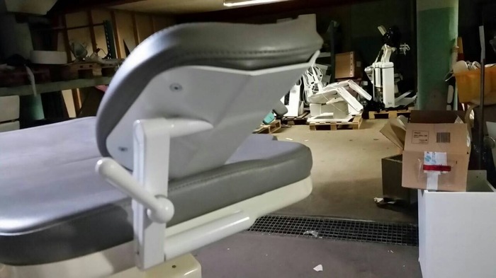 Крісло для оральної хірургії Can Can. В доброму стані. Детально по телефону Zooble.com.ua