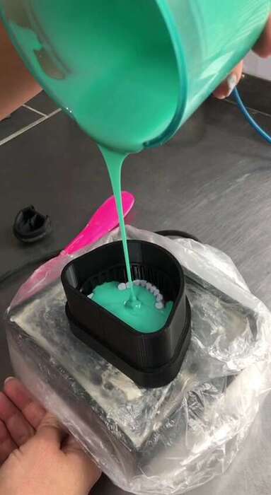 кювета зуботехнічна для дублювання моделей. Змодельована на основі кювети фірми Bego. Zooble.com.ua