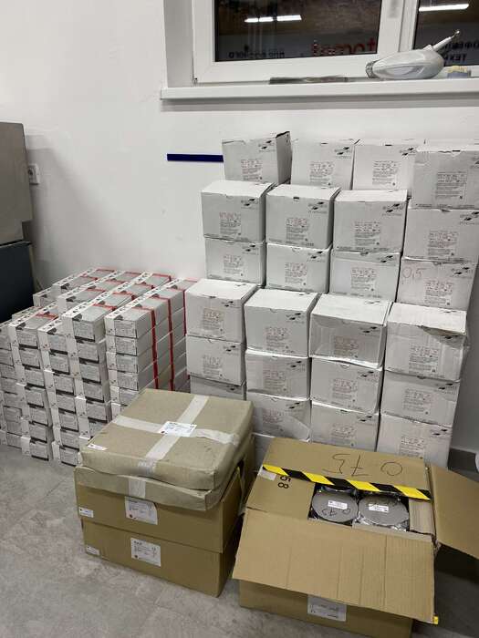 Маємо в наявності велику партію пластин для виготовлення кап Фірма Scheu та Dreve За деталями та ціною звертайтесь Zooble.com.ua