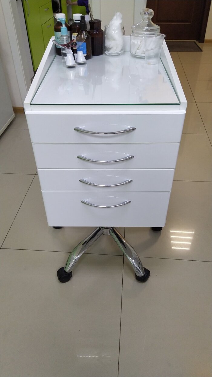 Медицинская мебель, стулья. Столики с доводчикими ширина 40-60см. Широкий выбор моделей расцветок. В наличии и под заказ Zooble.com.ua