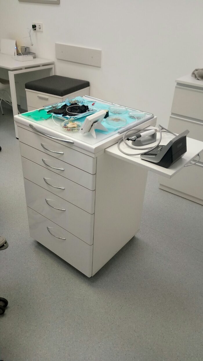 Медицинская мебель, стулья. Столики с доводчикими ширина 40-60см. Широкий выбор моделей расцветок. В наличии и под заказ Zooble.com.ua