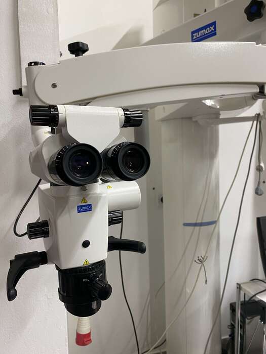 Мікроскоп Zumax OMS 2350 Поворотний бінокуляр 0-180 градусів Led-світло Комплектація VarioDist об єктивом до 190 - 300 Zooble.com.ua