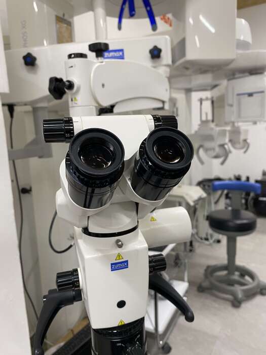 Мікроскоп Zumax OMS 2350 Поворотний бінокуляр 0-180 градусів Led-світло Комплектація VarioDist об єктивом до 190 - 300 Zooble.com.ua