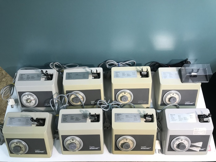 Міксер для всіх видів склоіномерних капсул! Також дивіться інші мої оголошення! Zooble.com.ua