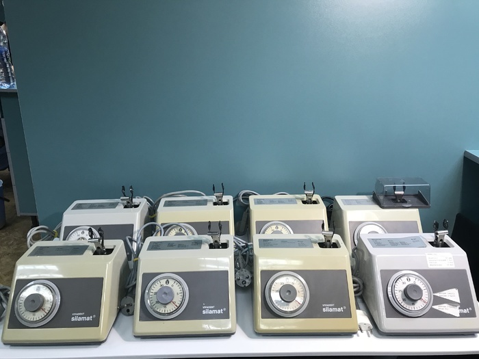 Міксер для всіх видів склоіномерних капсул! Також дивіться інші мої оголошення! Zooble.com.ua