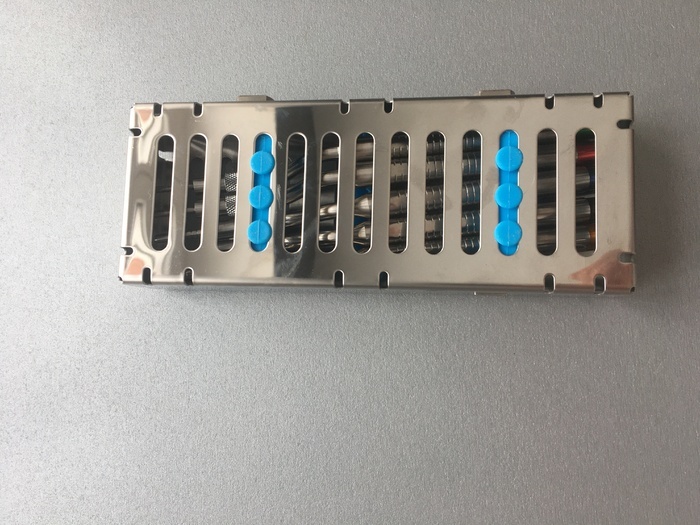 Набір остеотомів, в касеті для стерилізації. Виробництва китай. Zooble.com.ua