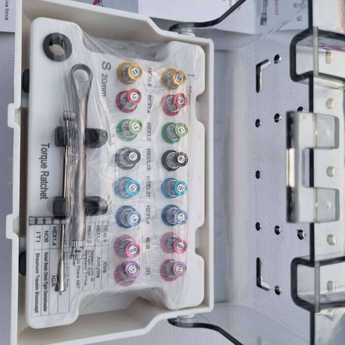 Набір викруток для гвинтів усіх систем імплантів16шт +динамометричний ключ 10-70Ncm Zooble.com.ua