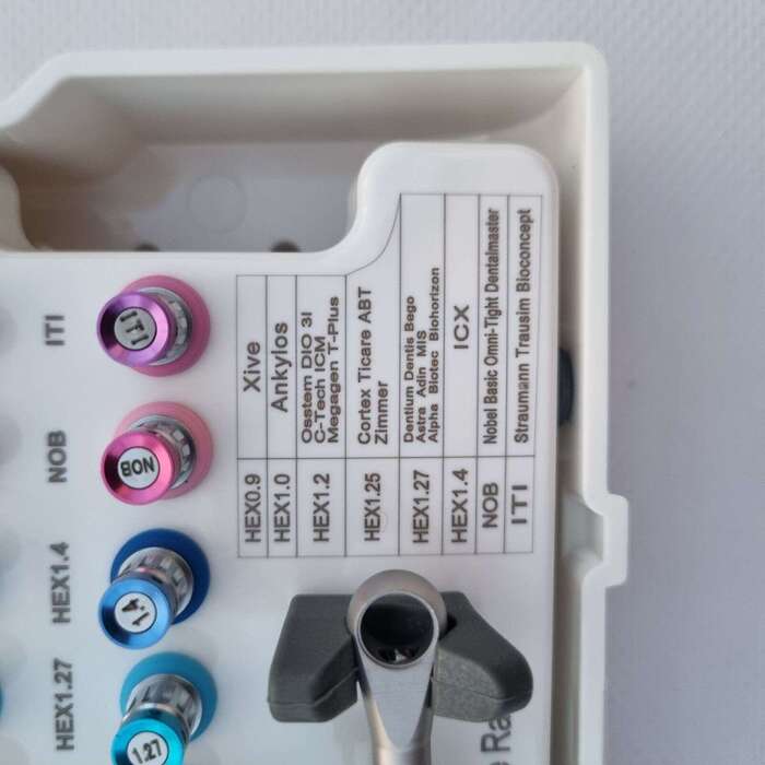 Набір викруток для гвинтів усіх систем імплантів16шт +динамометричний ключ 10-70Ncm Zooble.com.ua