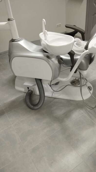 Нова Стоматологічна установка Ajax J10 Був монтаж і демонтаж. В експлуатації не була.В наявності всі документи+стілець. Zooble.com.ua