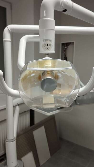 Нова Стоматологічна установка Ajax J10 Був монтаж і демонтаж. В експлуатації не була.В наявності всі документи+стілець. Zooble.com.ua