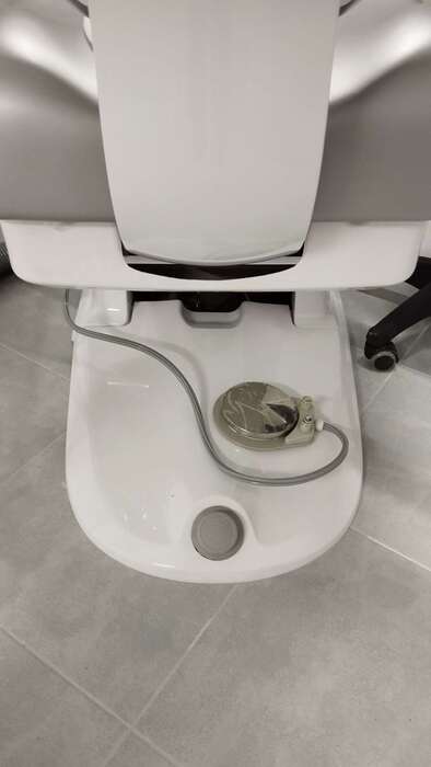 Нова Стоматологічна установка Ajax J10 Був монтаж і демонтаж. В експлуатації не була.В наявності всі документи+стілець. Zooble.com.ua