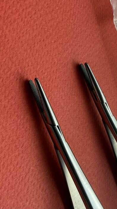 Нові V. Mueller CASTROVIEJO TC 18см Ціна 155€ AESCULAP CASTROVIEJO TC 18см Ціна 150€ Ціна за комплект! 260€ ! Акція !!! Zooble.com.ua