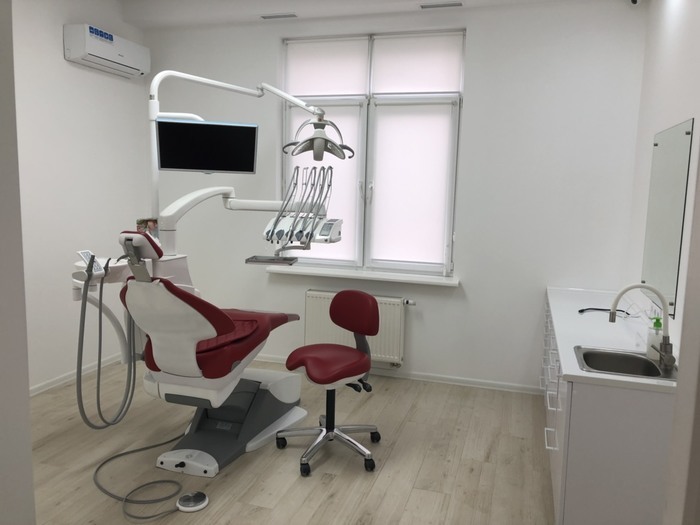 Оренда стоматологінчого крісла в новій клініці (Львів) Zooble.com.ua
