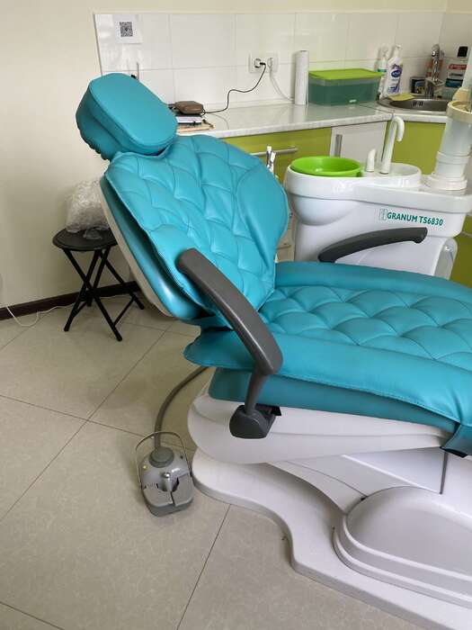 Ортопедичний матрац для стоматологічного крісла.Стильний та зручний у використанні.Стан ідеальний. Zooble.com.ua