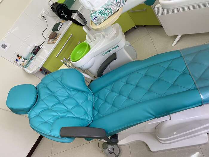 Ортопедичний матрац для стоматологічного крісла.Стильний та зручний у використанні.Стан ідеальний. Zooble.com.ua