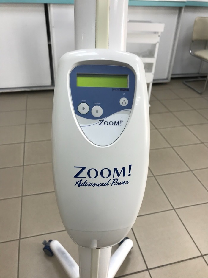 Отбеливающая установка ZOOM2 в отличном состоянии.Была в употреблении не больше 15ти раз.Для Стоматолога Zooble.com.ua