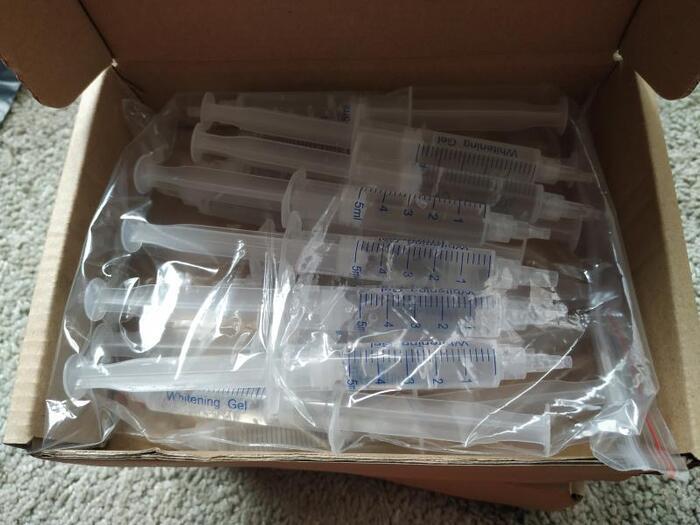 Отбеливающие гели Hollywood smile 50 штук в наличии Zooble.com.ua