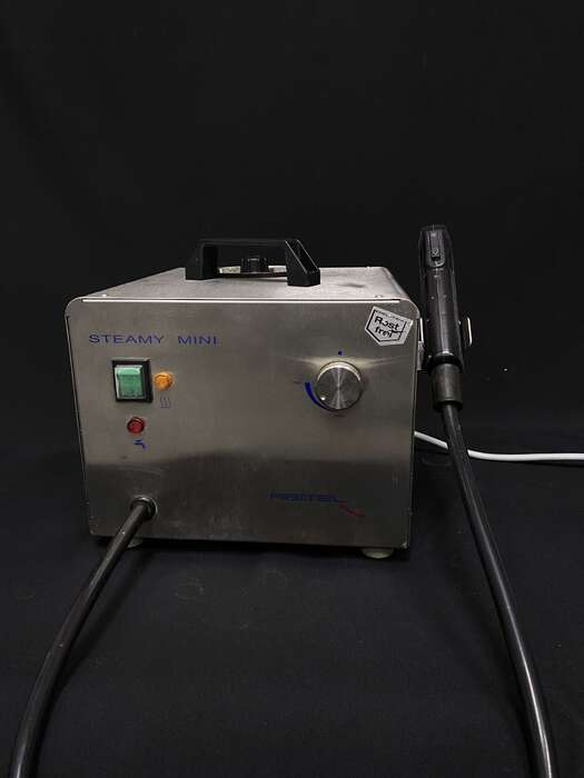 Пароструйний апарат REITEL STEAMY MINI Робочий стан Функціональний та технічно справний Гарантія - 3 місяці Ціна - 700€ Zooble.com.ua