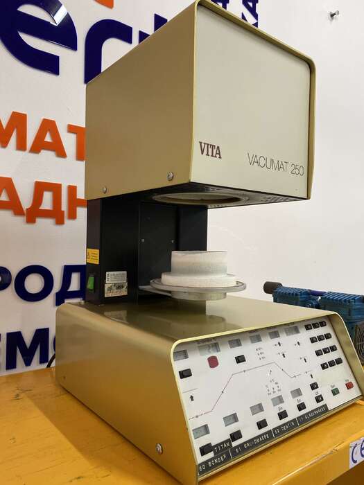 Піч для випікання кераміки VITA VACUMAT 250 З помпою в комплекті Стан - відмінний Ціна - 800Є Zooble.com.ua
