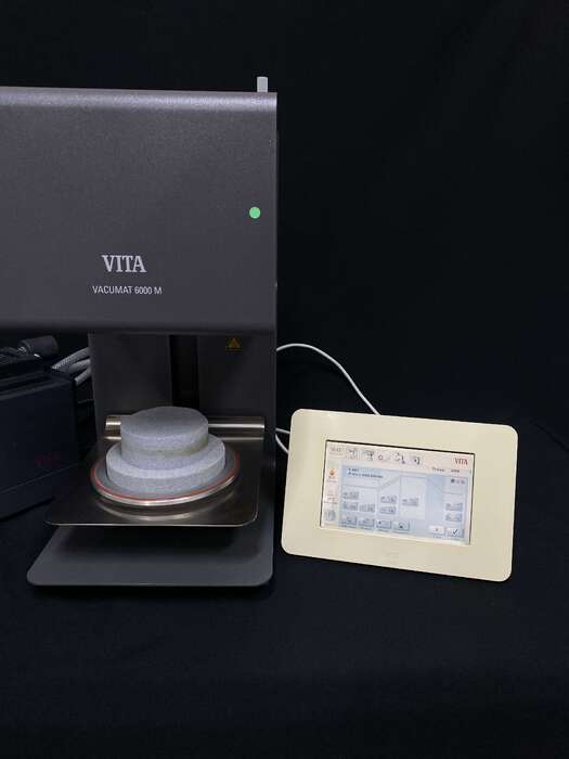 Піч для випікання кераміки VITA VACUMAT 6000 M Панель управління VITA vPad В комплекті з вакуумною помпою Стан чудовий Zooble.com.ua