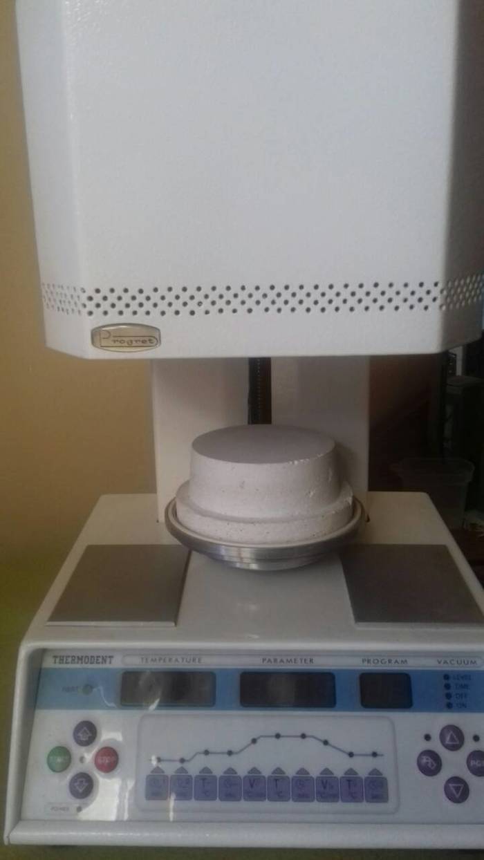 Пічка для кераміки ТЕРМОДЕНТ -Т 04 в ідеальному стані з компресором використовувалась як допоміжна в лабораторії 3 Zooble.com.ua