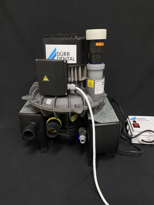 Помпа Durr Dental VS600 Тип аспірації - мокрий Розрахована на 2-3 установки Відмінний стан Ціна 900€ Гаранті 3 міс Zooble.com.ua