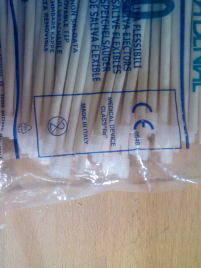 Породам запечатанную упаковку итальянских слюноотсосов, 100 штук Zooble.com.ua