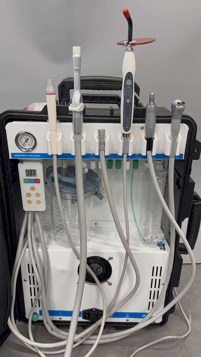 Портативна стоматологічна установка Модель: GU-P208 Бренд: Greecloy Клас обладнання: Class I Виробник Китай Zooble.com.ua