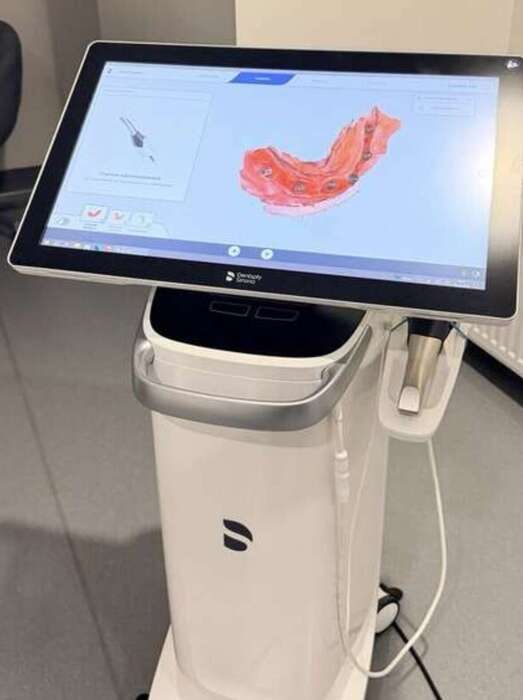 Праймскан (PrimeScan) Dentsply Sirona 20 рік купленого будо сканер з 22 року ніхто не працював на нього пробіг маленький Zooble.com.ua